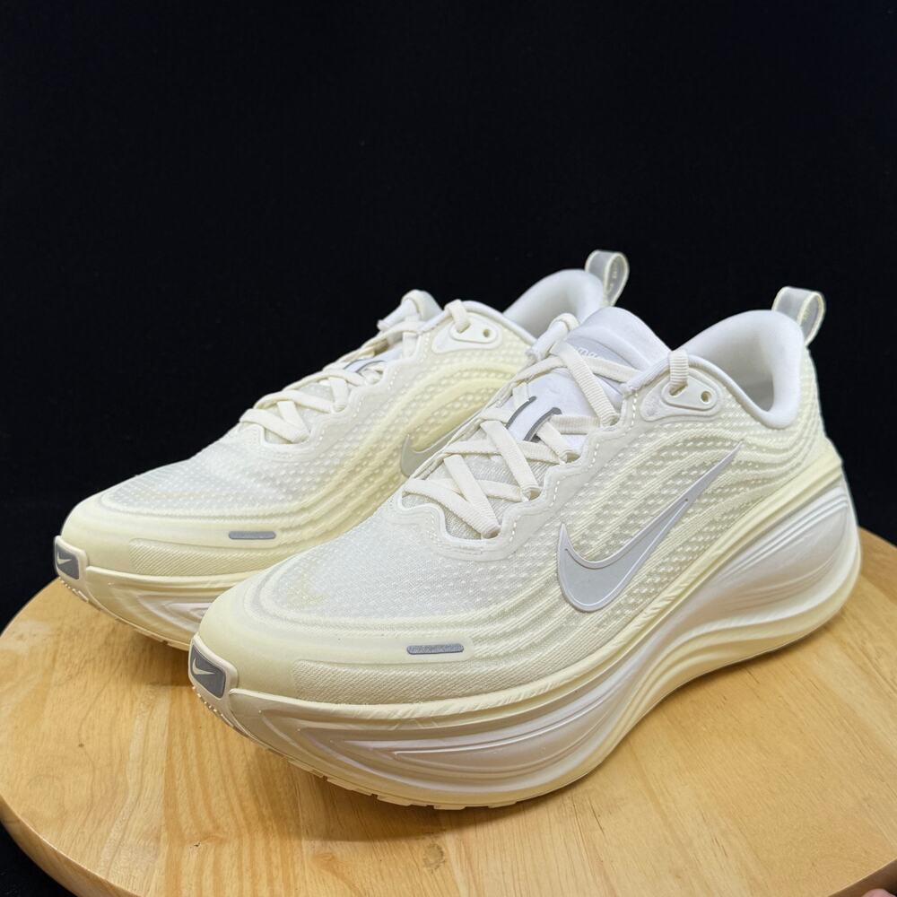Nike Vomero Plus Sail Summit White Running Sneakers HV8154-105 Womens Size 9 - Picture 7 of 9